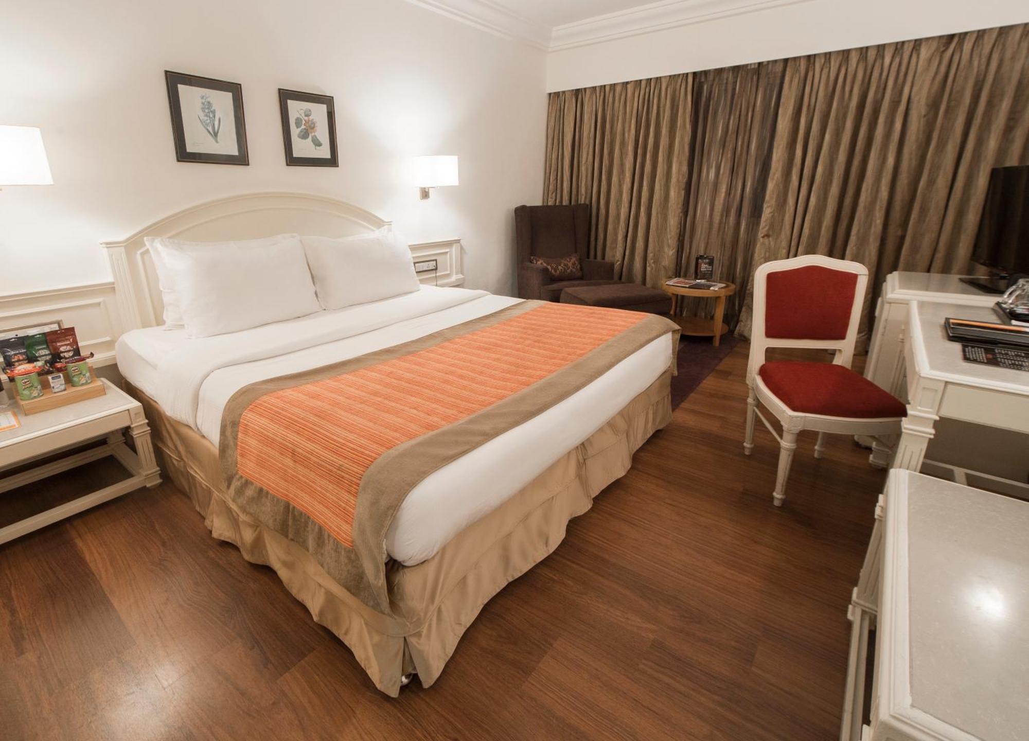 Room 5 hours between 12 pm to 5 pm Same Check Check Out,1213138948:JPEG
